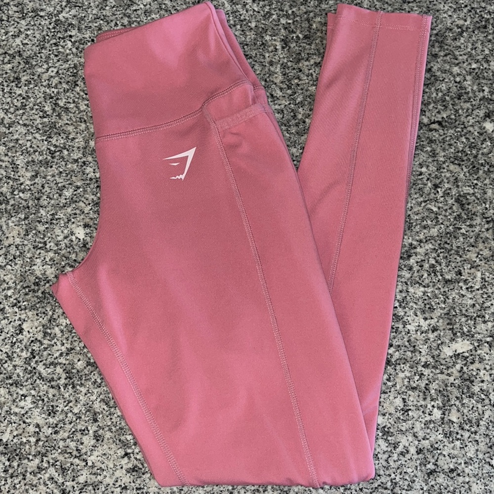 Pink Gymshark Leggings w/ pockets 💕🌸